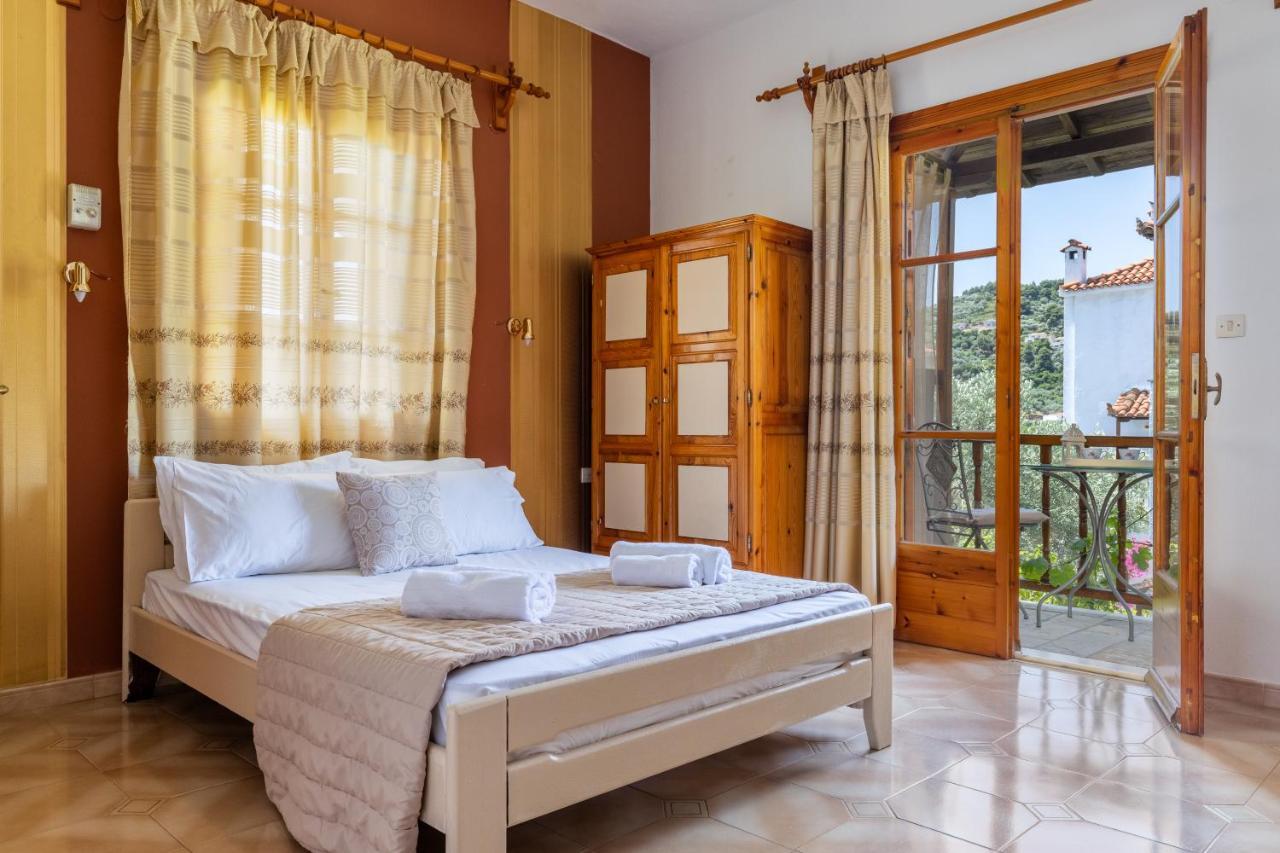 Panagou Studios Skopelos Town Exterior photo