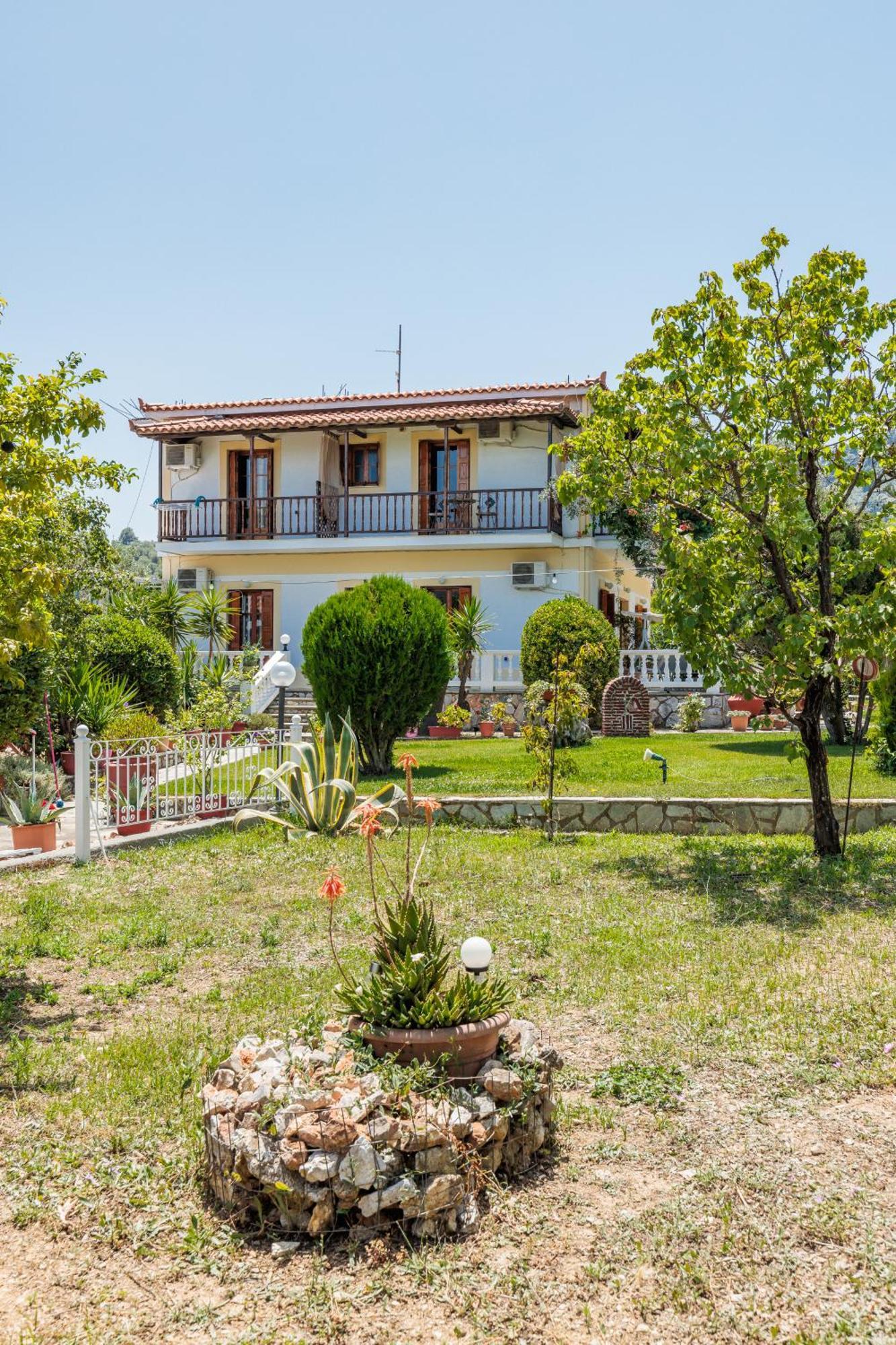 Panagou Studios Skopelos Town Exterior photo
