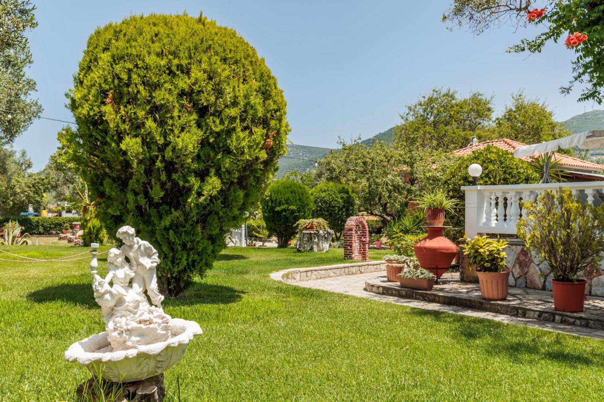 Panagou Studios Skopelos Town Exterior photo