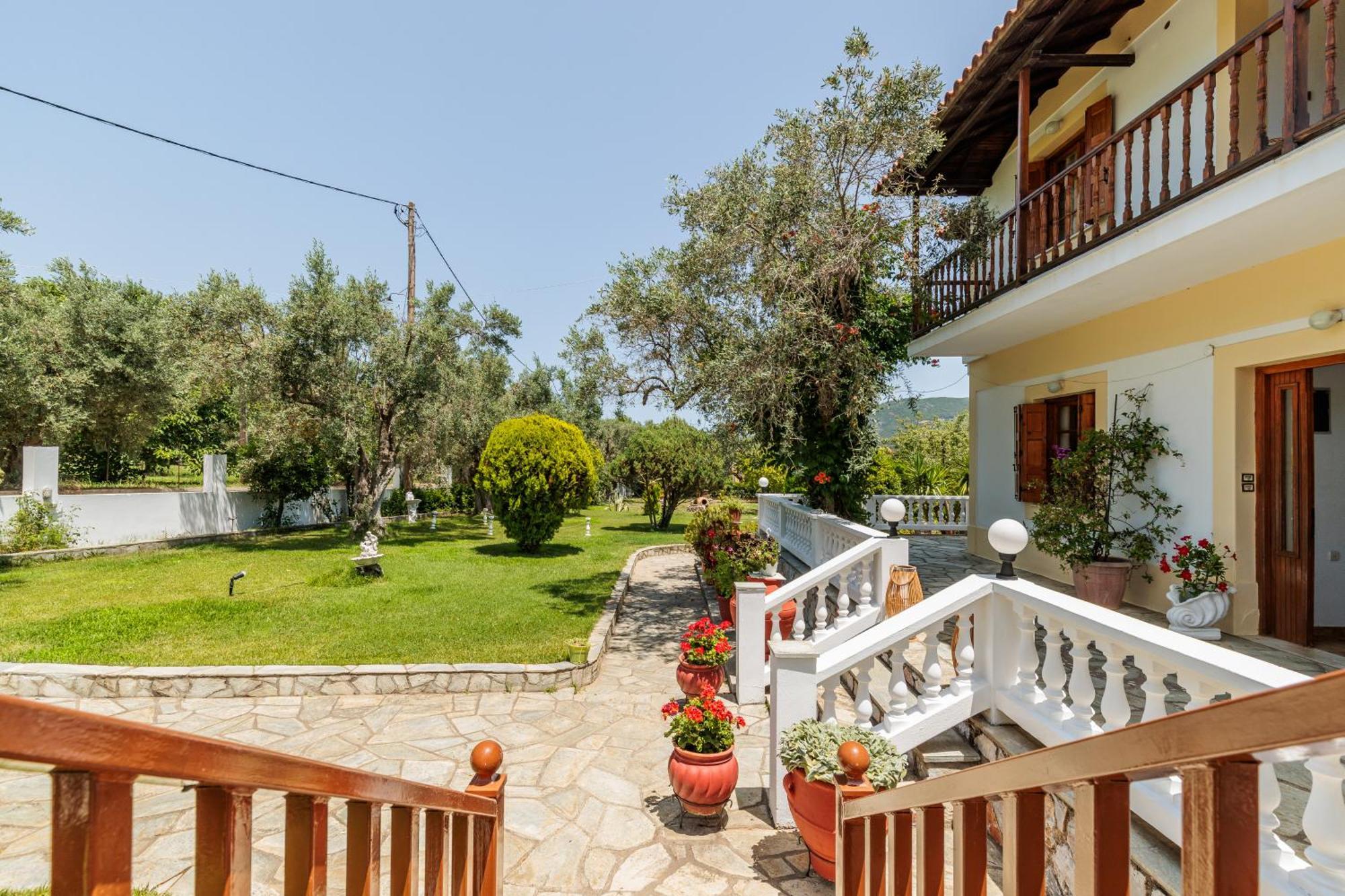 Panagou Studios Skopelos Town Exterior photo